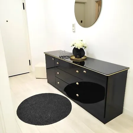 Town Centre Surprise Apartment Split