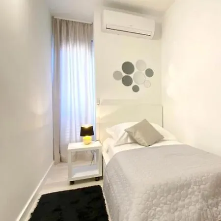 Apartment Town Centre Surprise Split