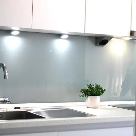 Town Centre Surprise شقة