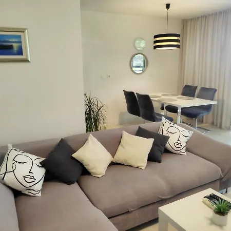 Town Centre Surprise سبليت